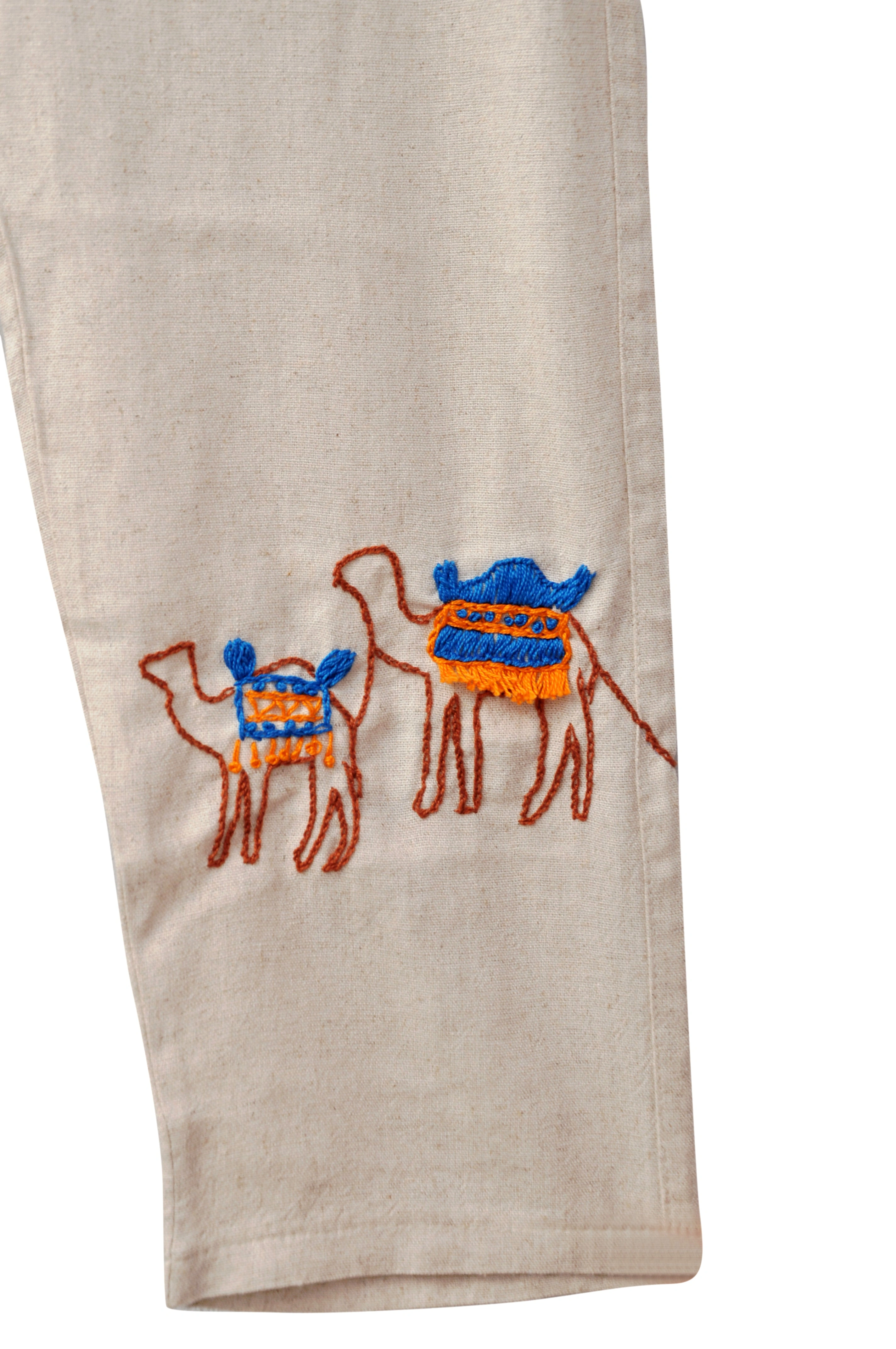 Giza Pants: Eleganza senza tempo, comfort sublime, un'oasi di stile direttamente dall'Egitto.